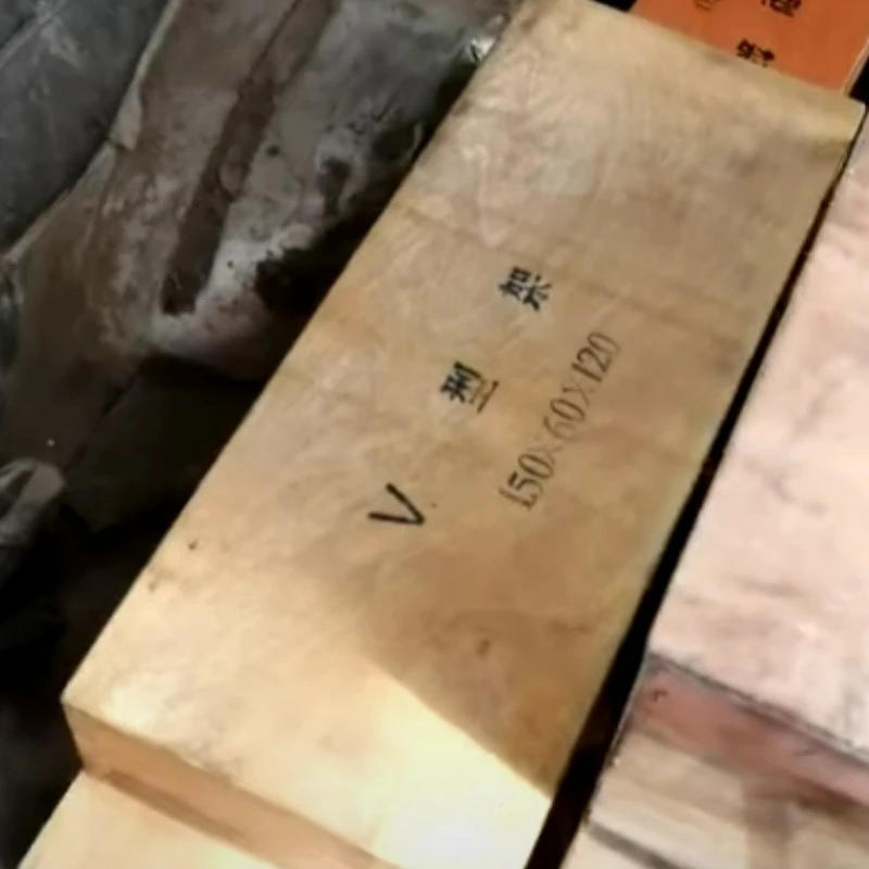 Přepravní videa s magnetickými rámy ve tvaru písmene V a magnetických čtvercových krabic